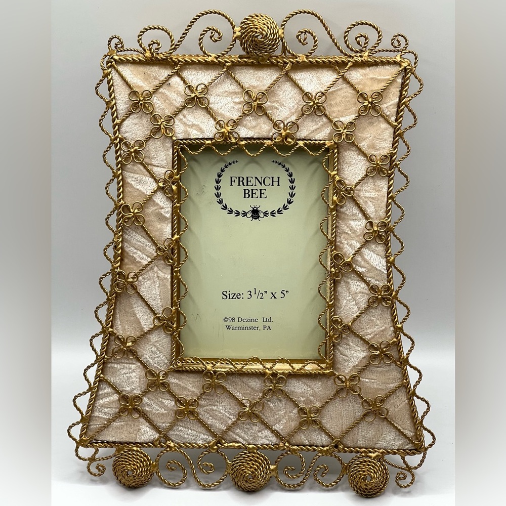 Vintage Dezine French Bee Metal Wire Photo Frame for 3.5x5 in Photos PA USA 1998